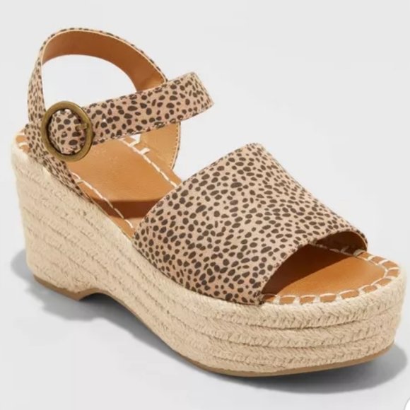 🆕🆕🆕UNIVERSAL Thread Morgan spotted dotted sandals size 11 NWT - Picture 2 of 5